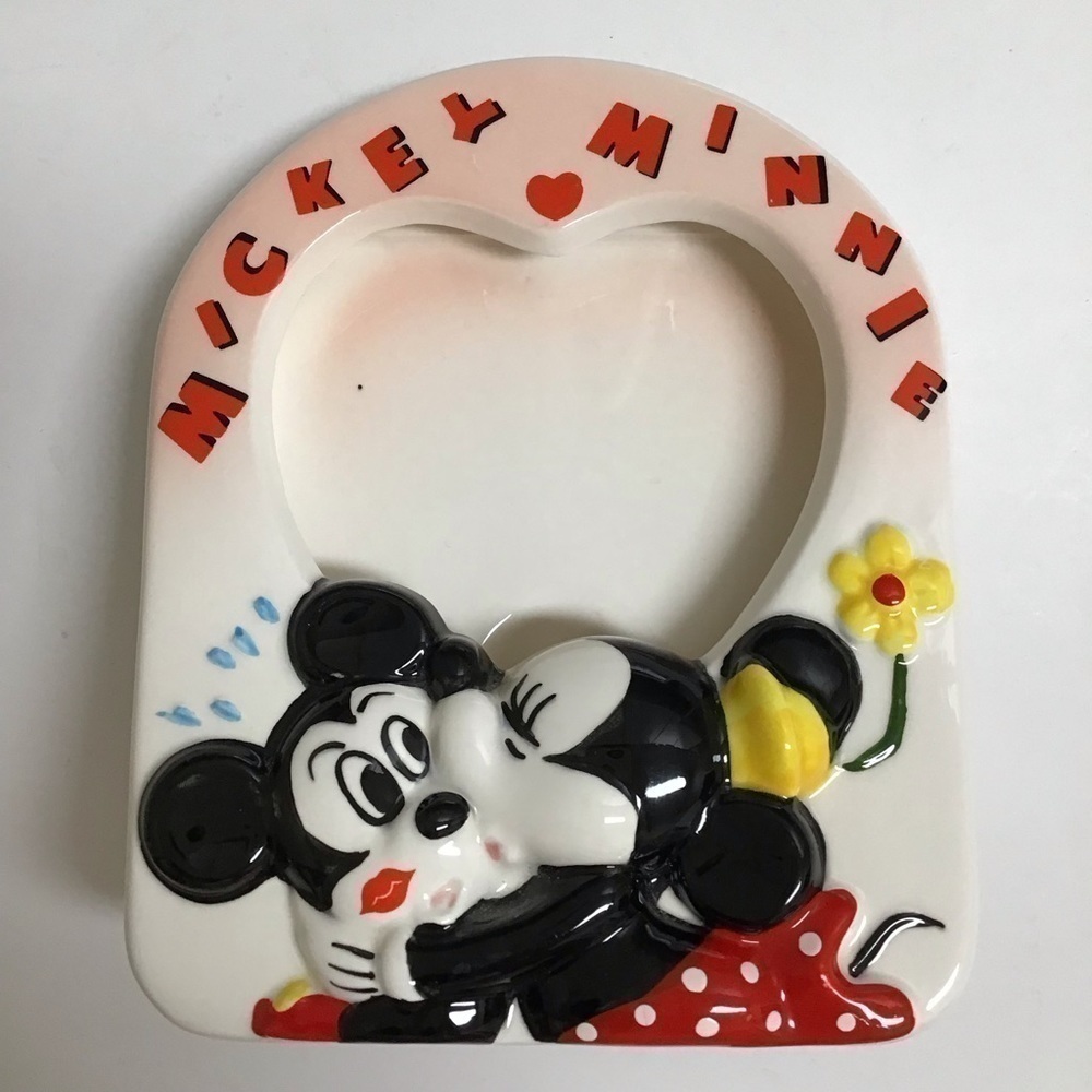 Vintage Disney Valentine Mickey & Minnie Kiss Ceramic Heart Picture Frame Japan